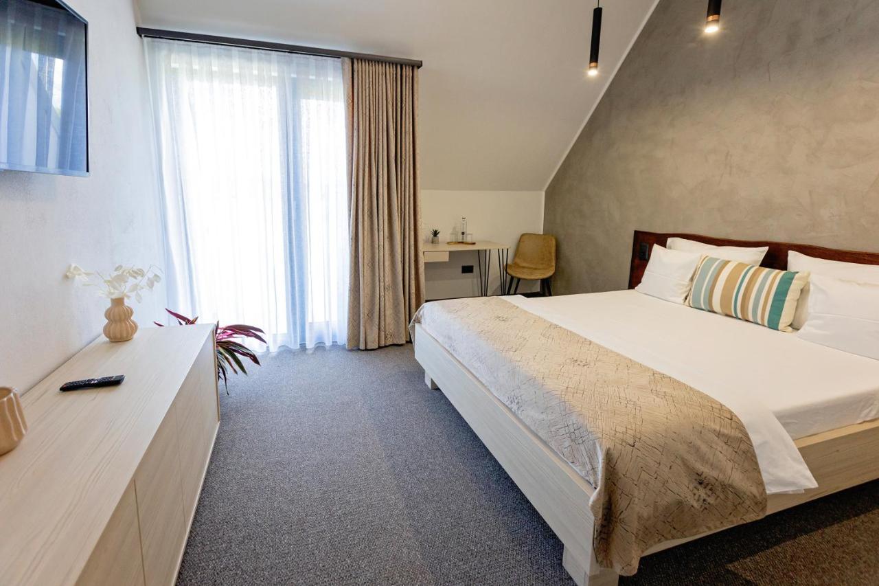 Hotel Complex Acom à Băile Felix Extérieur photo