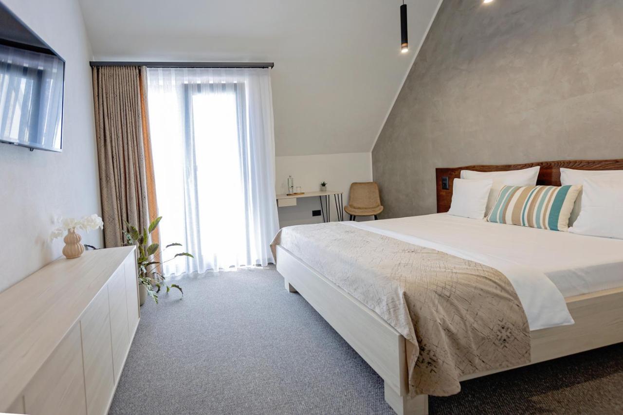 Hotel Complex Acom à Băile Felix Extérieur photo